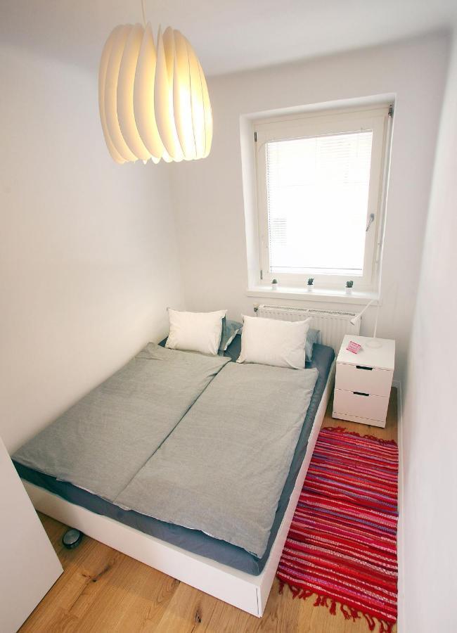 Quiet & Stylish In For 4 Guests Vienne